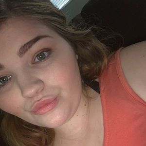 Meet your Posher, Alizebeth